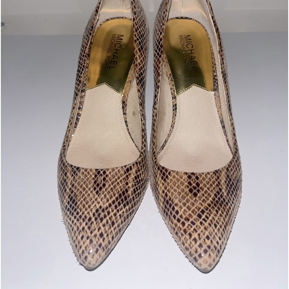 Michael Kors close toe Heels